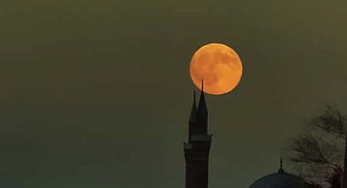 'Süper Ay' Bursa'da görsel şölen oluşturdu