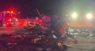 ABD'de ambulans helikopter otoyola düştü