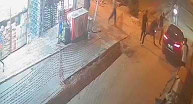 Adana'da, alacak kavgası kamerada