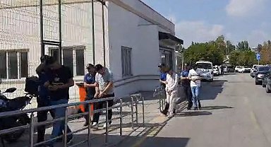 Adana'da, alacak kavgası kamerada