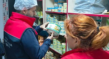 Ankara'da 3 tonun üzerinde bozuk süt ürünü imha edildi