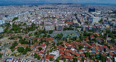 Antalya'da 5 yılda satılan her 6 konuttan 1'ini yabancı aldı