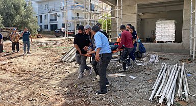 Asansör boşluğuna düşüp yaralandı