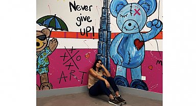 Aslı Sayan'ın eser serisi, Radisson RED Dubai'de hayat buluyor