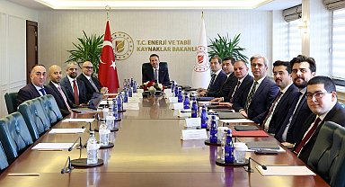 Bakan Bayraktar, BAE merkezli enerji şirketi Masdar'ın CEO'su Ramahi'yi kabul etti