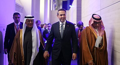 Bakan Bayraktar, Suudi Arabistan Enerji Bakanı Abdulaziz bin Salman Al Saud ile görüştü