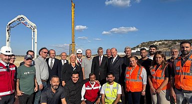 Bakan Memişoğlu, Karpaz Devlet Hastanesi'nde incelemelerde bulundu