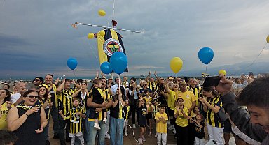 Balonlar, kanseri yenen Fenerbahçe taraftarı Tamer Talha için gökyüzüne bırakıldı