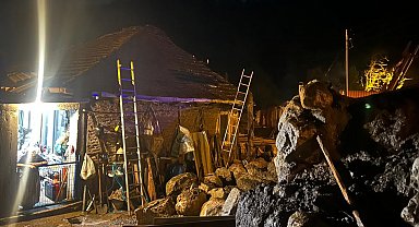 Bartın'da heyelan; 2 ev tahliye edildi