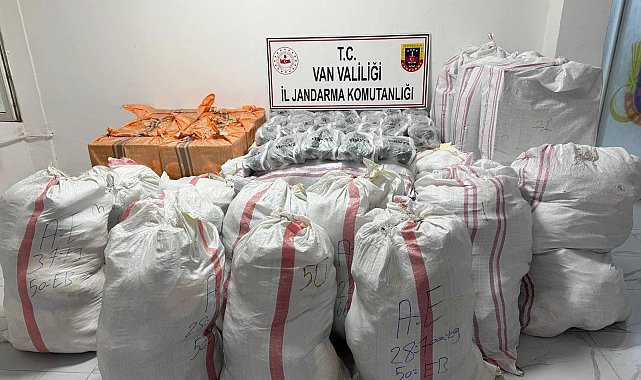 Başkale'de 1 milyon 630 bin liralık kaçak eşya ele geçirildi