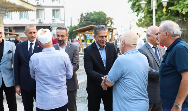 Başkan Deviren, Bayram Namazında Vatandaşlarla Buluştu