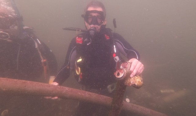 Başkan Deviren deniz dibi temizliğine katıldı