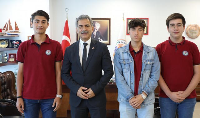 Başkan Deviren öğrencilerin sorularını yanıtladı