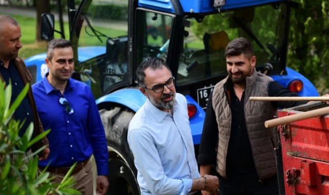 Belediye Başkanımız sahada çalışmakta olan belediy...