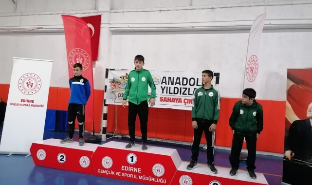 Belediyespor’dan güreşte başarı üzerine başarı