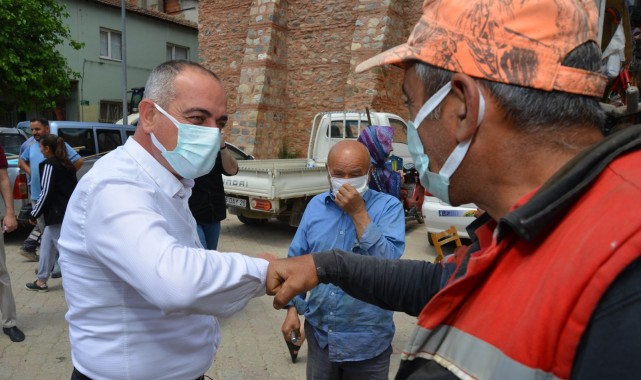 Binlerce domates fidesi Gemliklilere hediye ediliyor