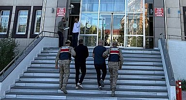 Bitlis'te 2 kaçak göçmen yakalandı, 2 organizatör tutuklandı