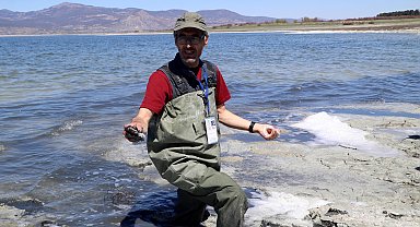 Burdur Gölü kıyısında köpüklenme görüldü