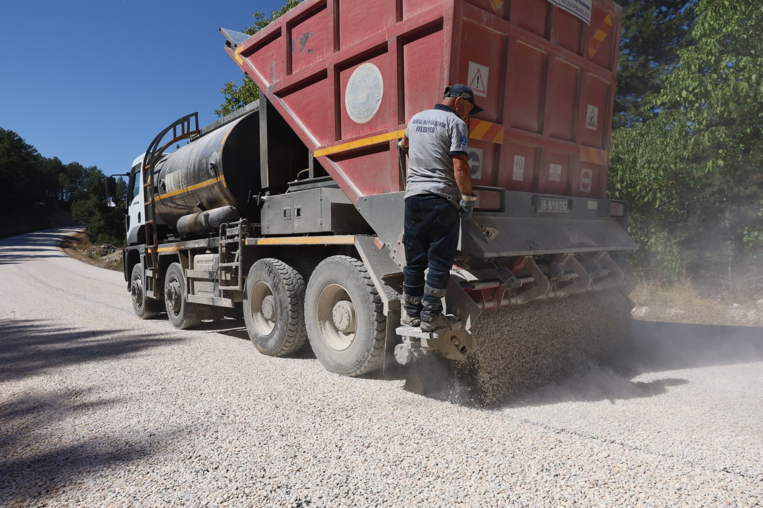 Büyükşehir’den tüm ilçelere asfalt desteği