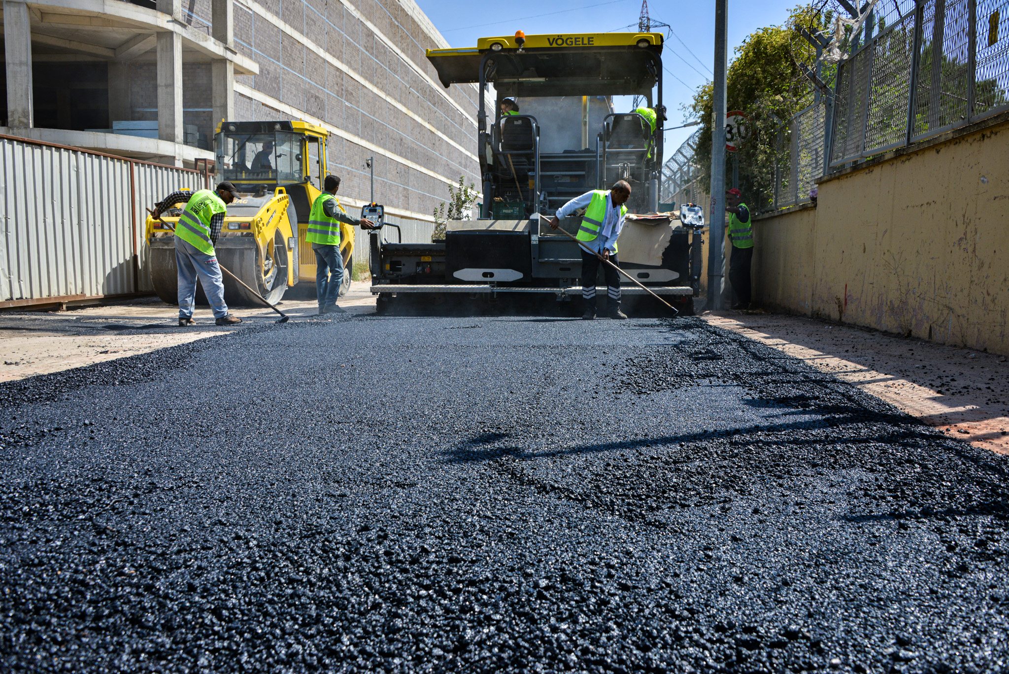 Büyükşehir’den tüm ilçelere asfalt desteği