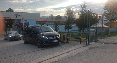 CHP lideri Özel, İBB Medya A.Ş. Başkanı Türker'i cezaevinde ziyaret etti