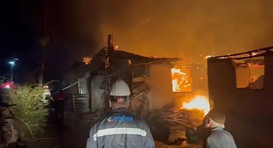 Çorum'da 3 ev yandı