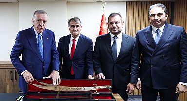 Cumhurbaşkanı Erdoğan, Trabzonspor heyetiyle bir araya geldi