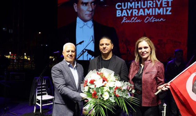 Cumhuriyet coşkusu, Kubat ile zirve yaptı