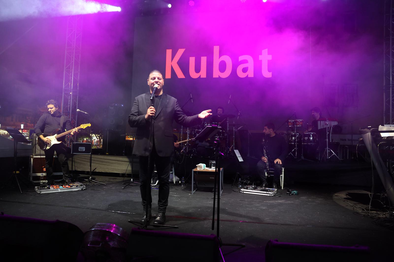 Cumhuriyet coşkusu, Kubat ile zirve yaptı