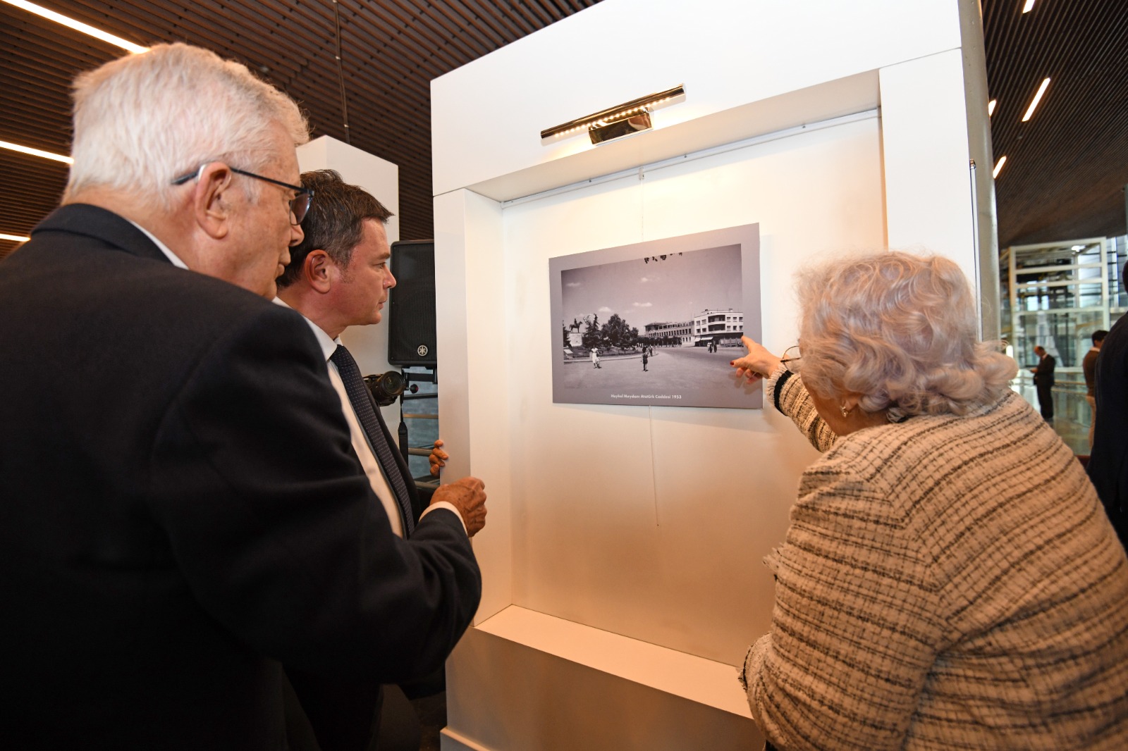‘Cumhuriyet ve Bursa’ Fotoğraf Sergisi Açıldı