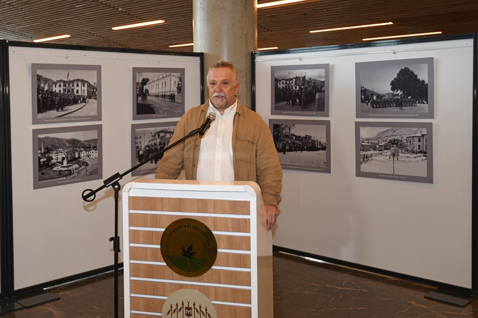 ‘Cumhuriyet ve Bursa’ Fotoğraf Sergisi Açıldı