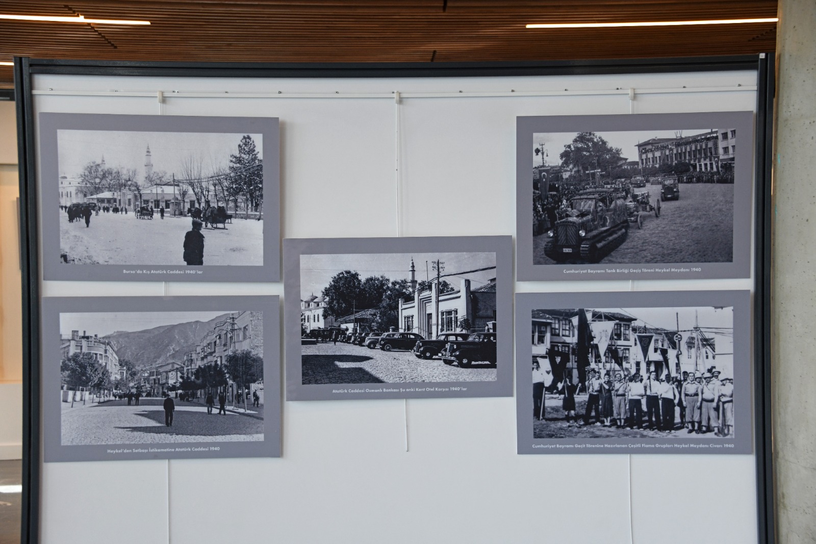 ‘Cumhuriyet ve Bursa’ Fotoğraf Sergisi Açıldı