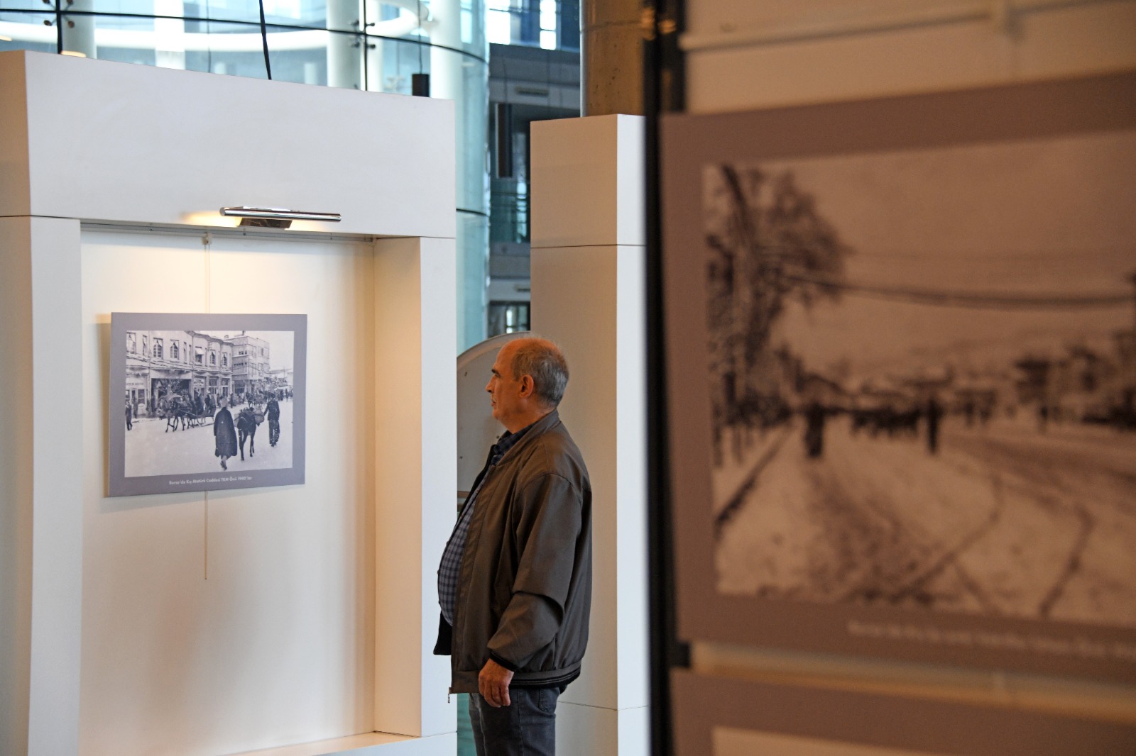 ‘Cumhuriyet ve Bursa’ Fotoğraf Sergisi Açıldı