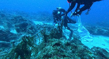 Datça'da deniz dibindeki hayalet ağlar çıkarıldı