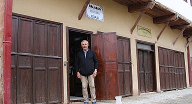 Dedesinden kalan 90 yıllık konağı, okuma salonu yaptı