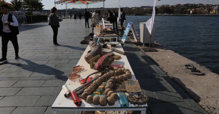 Denizden çıkan atıklar Marmara Forum’da sergilendi