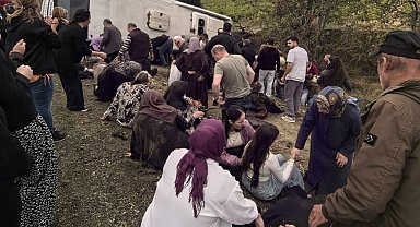 Denizli'de tur otobüsü devrildi; 1 ölü, 32 yaralı