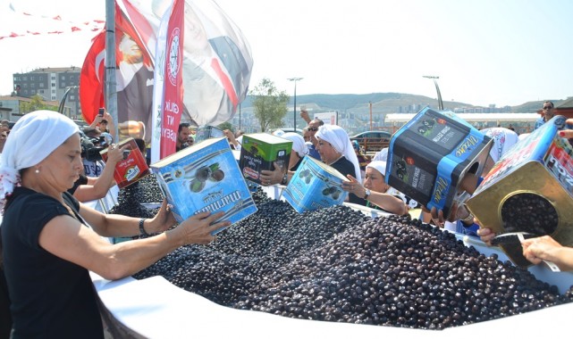 Dev zeytin tabağı rekorlar kitabına girdi