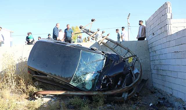 Düğün yolunda kaza; aynı aileden 6 kişi yaralandı