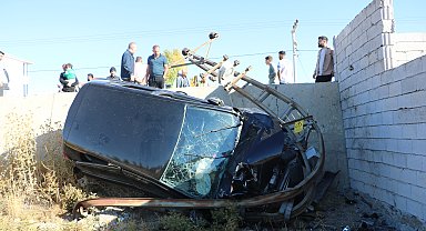 Düğün yolunda kaza; aynı aileden 6 kişi yaralandı