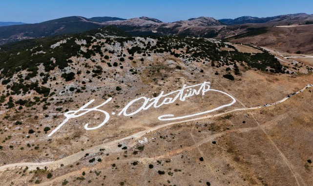 Dünyanın En Büyük Atatürk İmzası Yenilendi