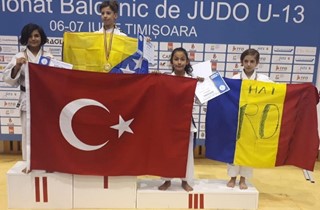 Eda Naz’dan gümüş madalya