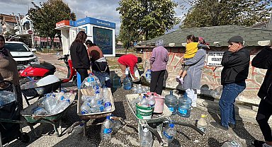 Edirne'de su kesintileri nedeniyle çeşme önlerinde kuyruk oluştu