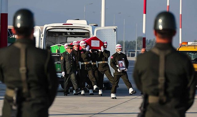 Eğitim sırasında şehit olan askerin cenazesi, törenle memleketine uğurlandı
