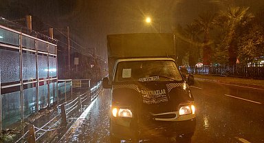 Elif Naz ve Rabia'ya evlerine dönerken kamyonet çarpmış