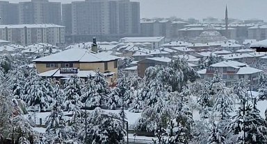 Erzurum'da kar yağdı
