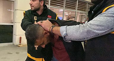 Eski eşi ile yanındaki kişiyi bıçakla yaralayan şüpheli tutuklandı