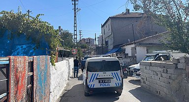 Evinde ölü bulundu
