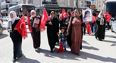 Evlat eylemine katılan anne: Allah'ın izniyle terörsüz Türkiye olacak