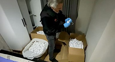 Evlerinde 103 bin hap ele geçirilen 5 şüpheliye gözaltı